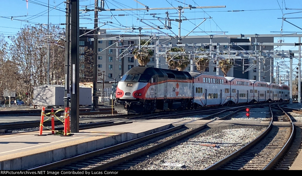 Caltrain 923